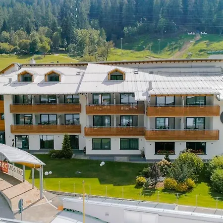 Monroc Hotel 4*