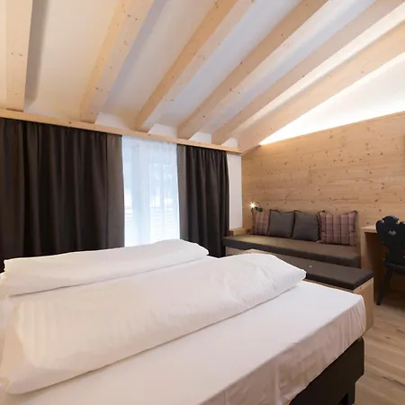 Monroc Hotel Commezzadura