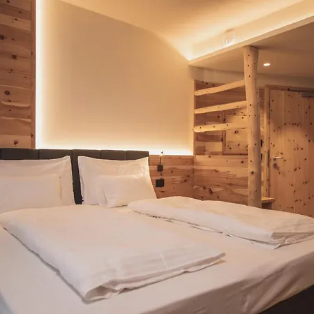 Monroc Hotel