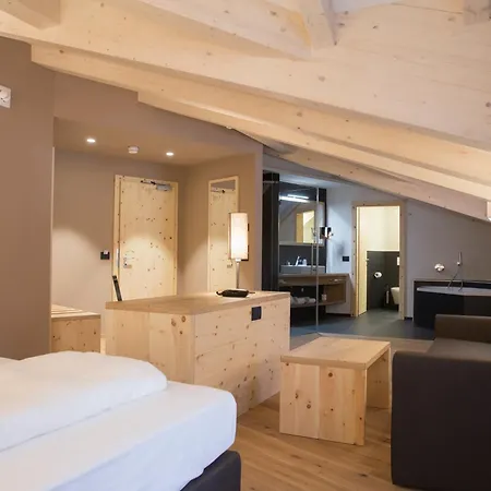 Monroc Hotel 4*