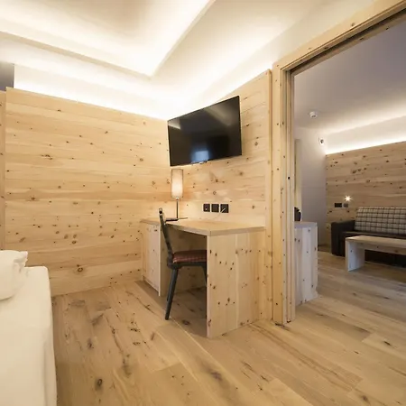 Monroc Hotel 4*